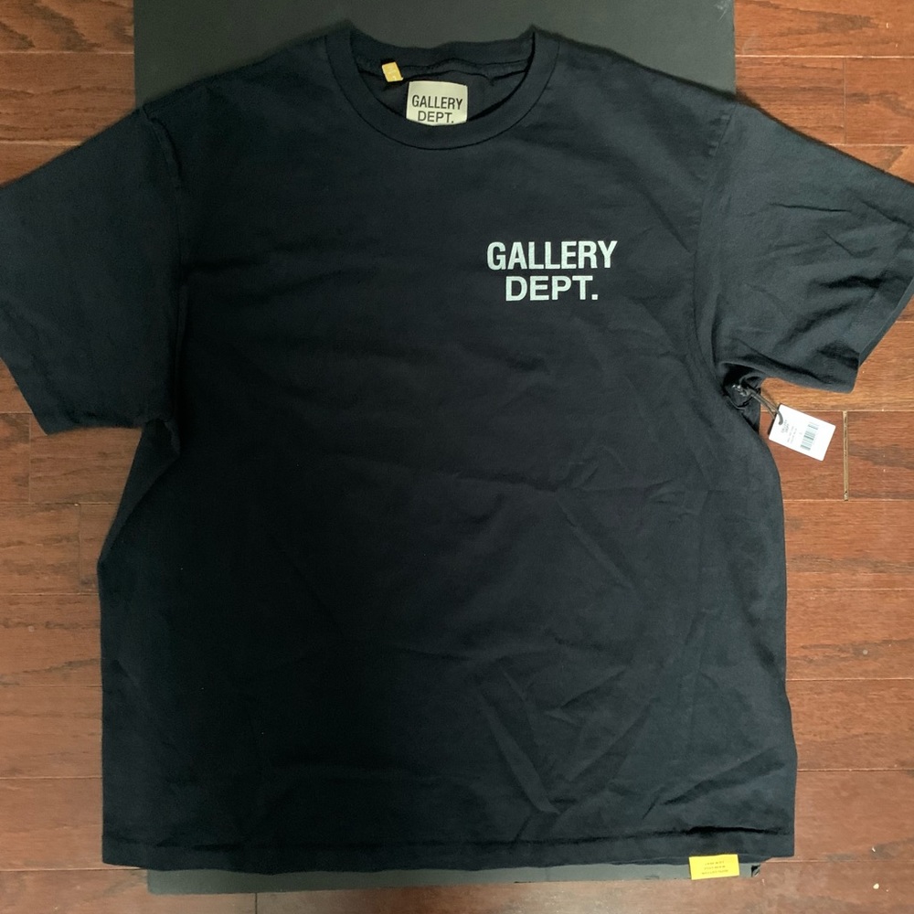 Gallery dept shirt size large new souvenir